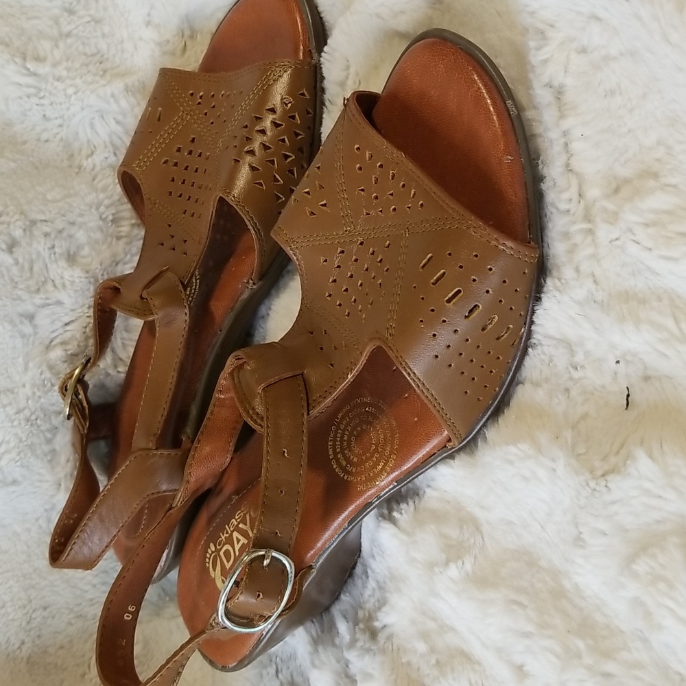 Cklass Days Womens Brown Sandals Size 6